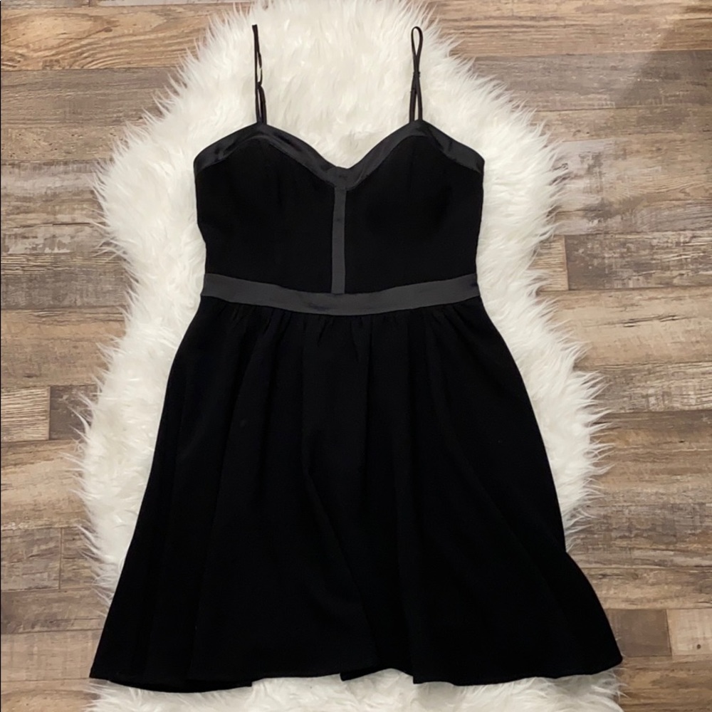 Guess • LBD